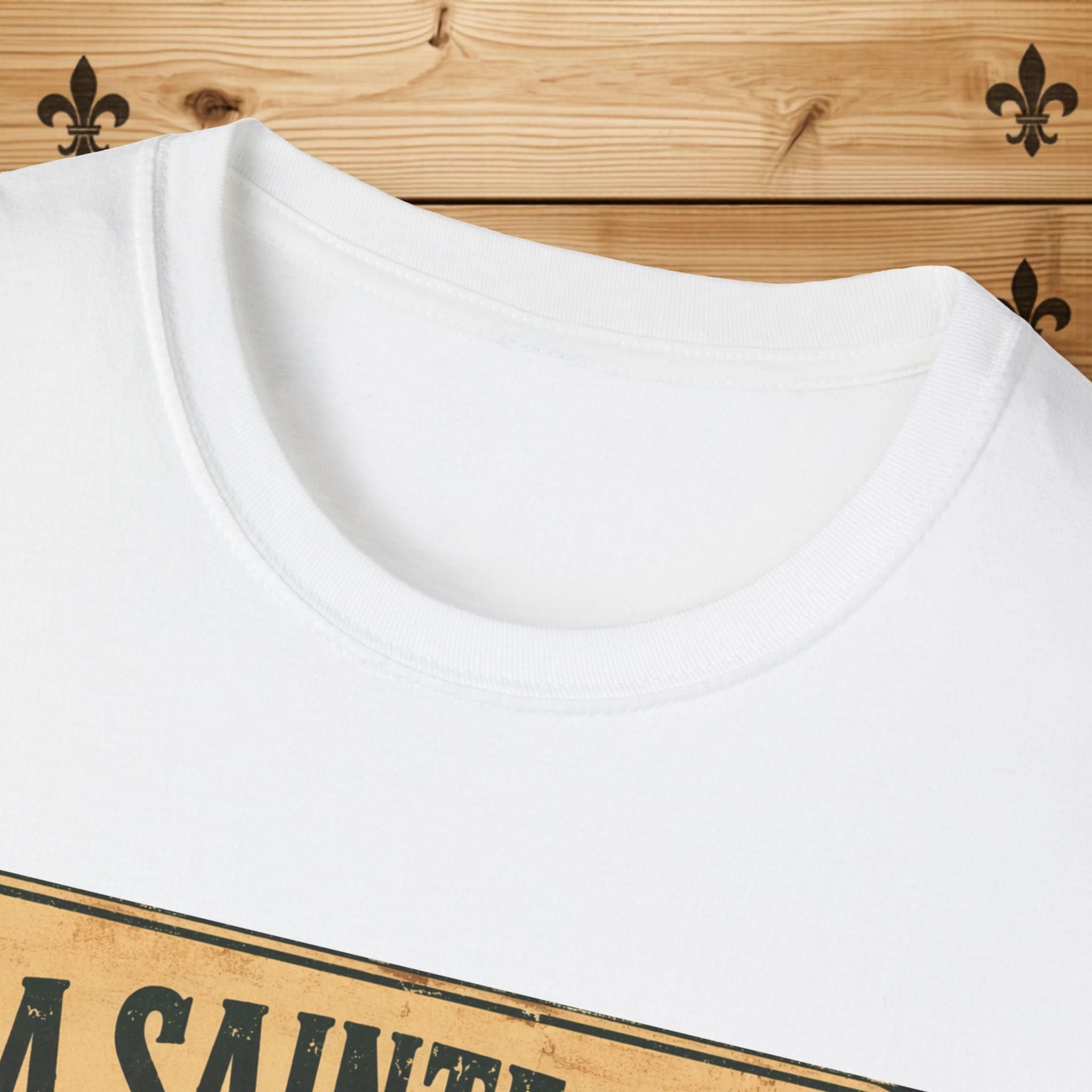 La Sainte Paix Sunset Lake T-Shirt | Vintage Nature Scene