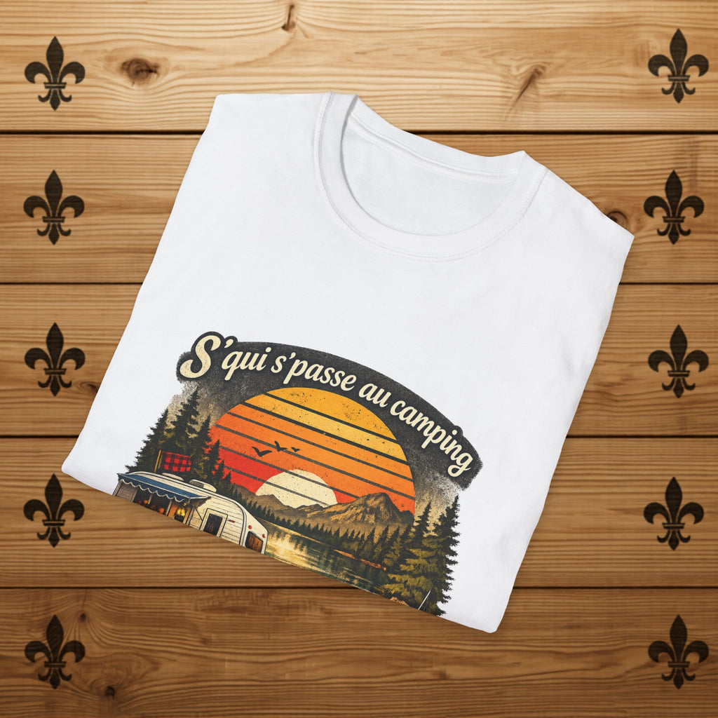 S'qui s'apsse au camping reste au camping - T-Shirt