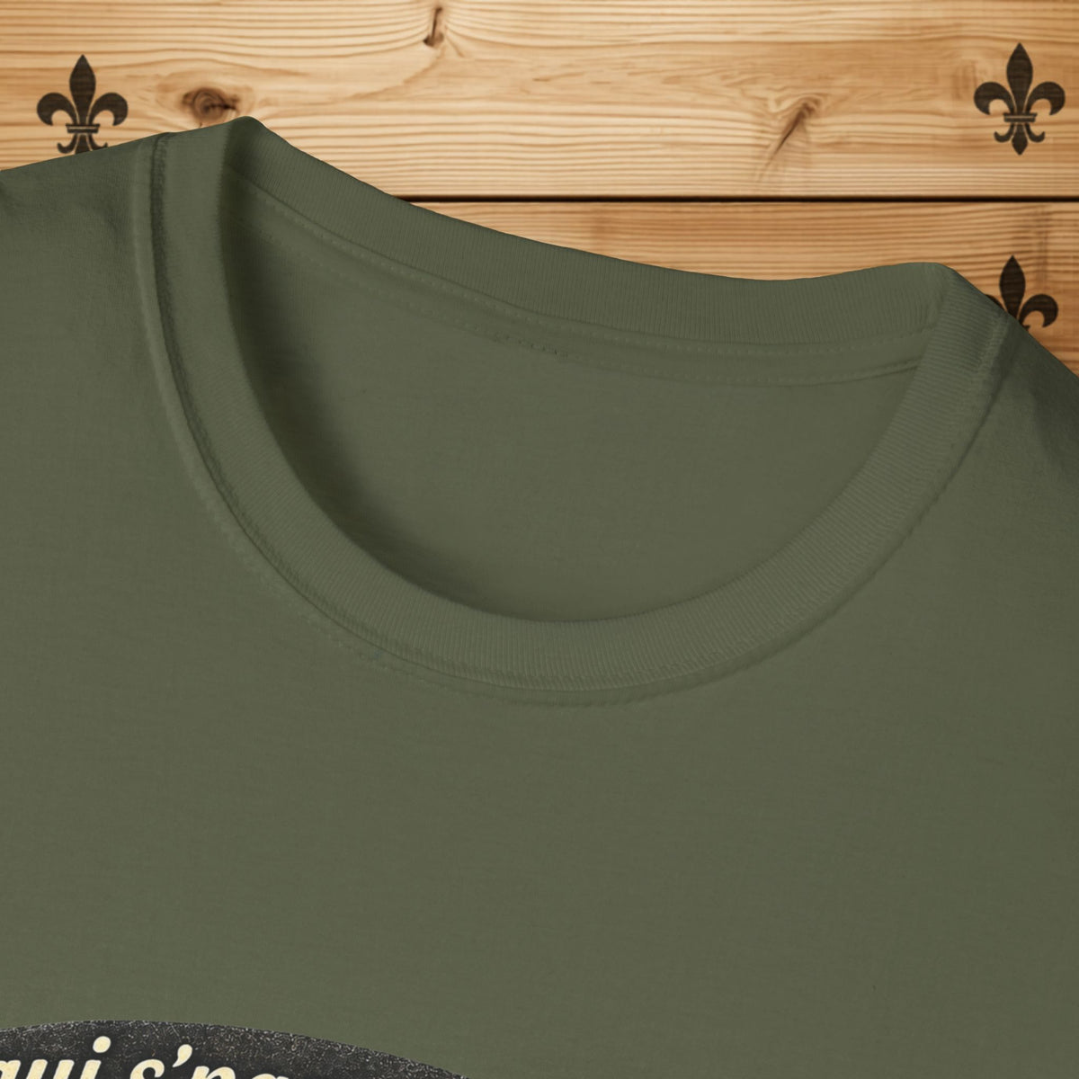 S'qui s'apsse au camping reste au camping - T-Shirt