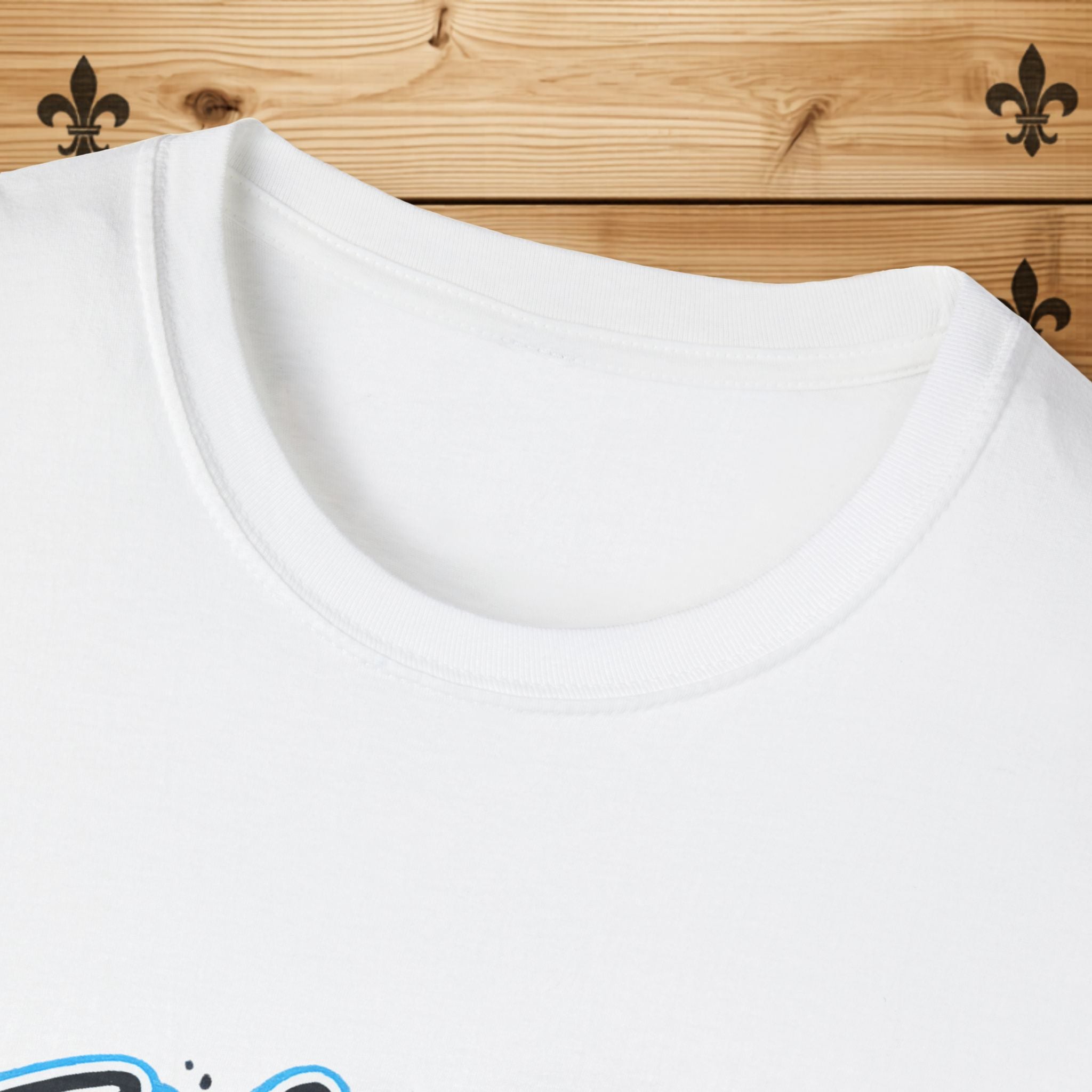 Funny Quebecois T-Shirt Drôle Quebecois T-Shirt Quebec Humour French Canadian Humor Tee Fleur-de-Lys Design