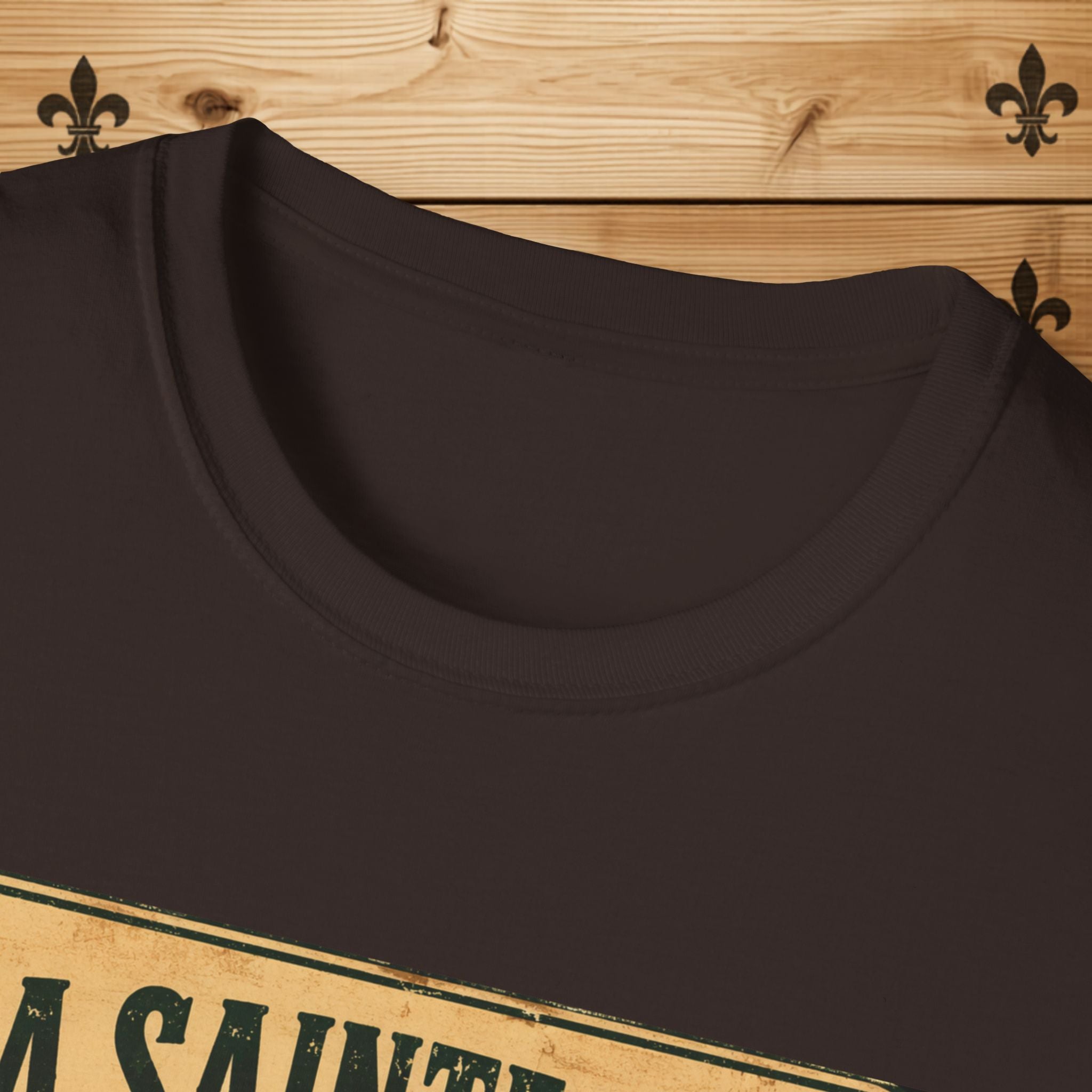La Sainte Paix Sunset Lake T-Shirt | Vintage Nature Scene