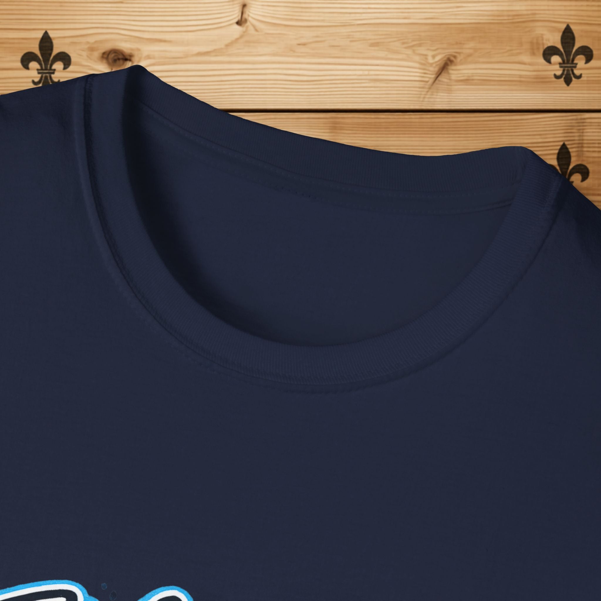 Funny Quebecois T-Shirt Drôle Quebecois T-Shirt Quebec Humour French Canadian Humor Tee Fleur-de-Lys Design