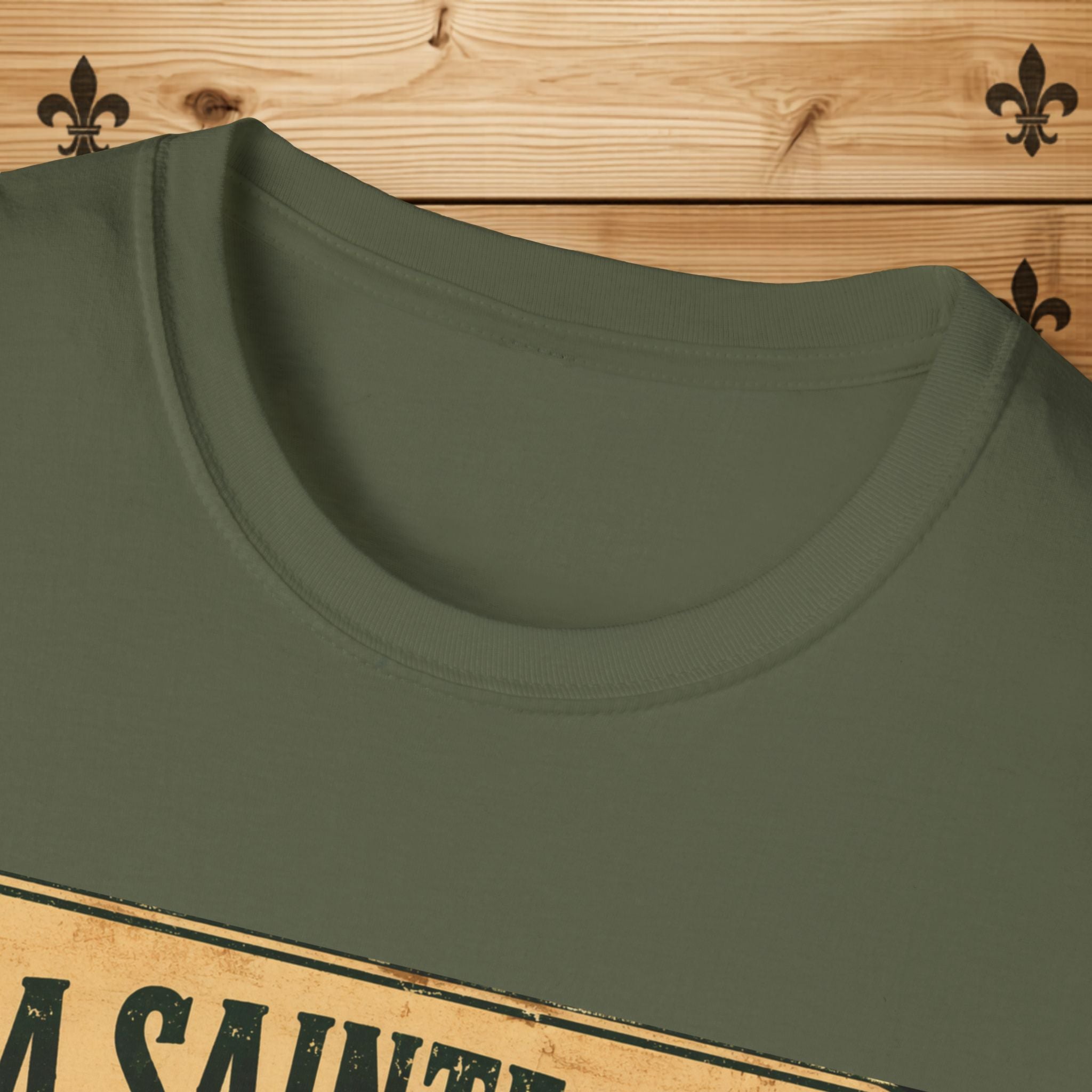 La Sainte Paix Sunset Lake T-Shirt | Vintage Nature Scene