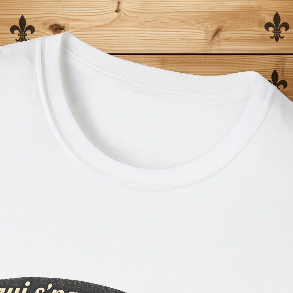 S'qui s'apsse au camping reste au camping - T-Shirt