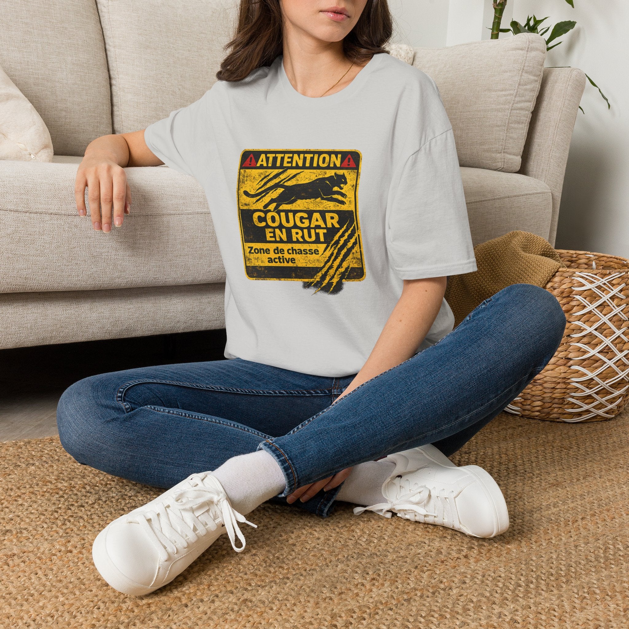 Attention Cougar en Rut - T-Shirt