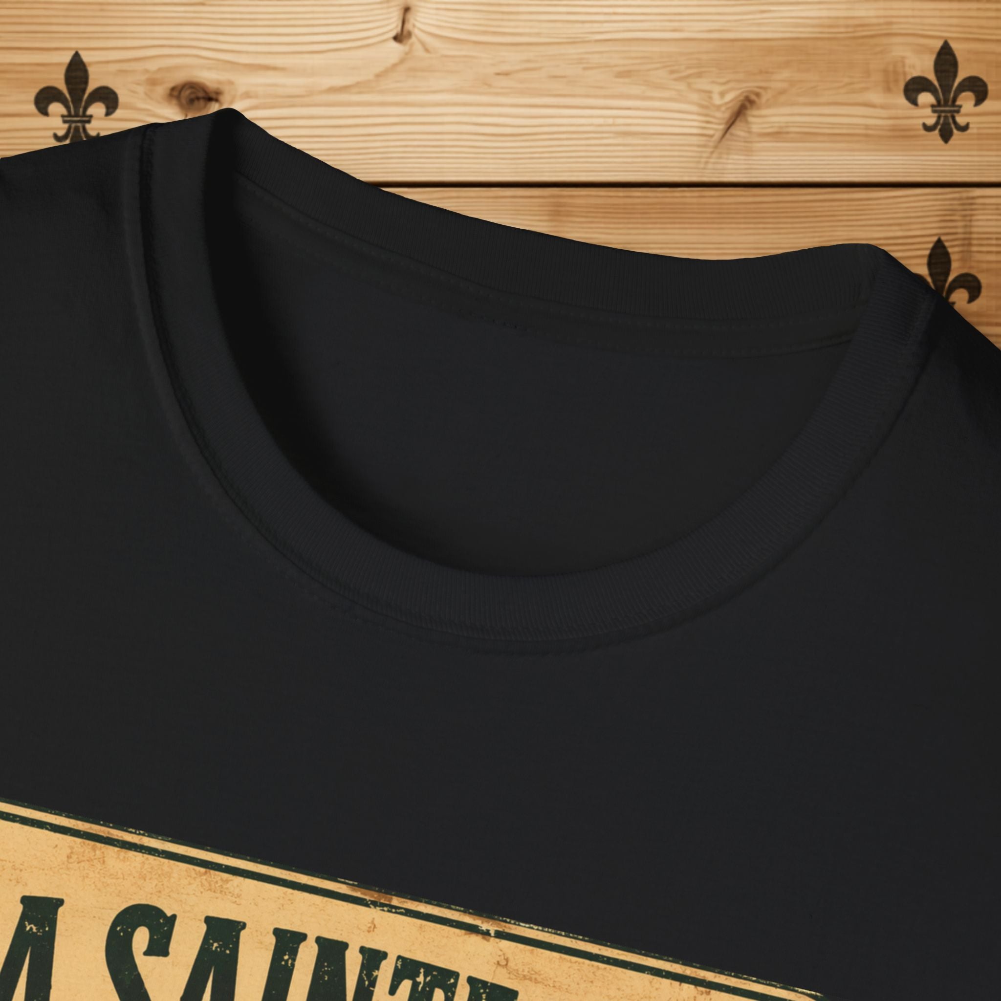 La Sainte Paix Sunset Lake T-Shirt | Vintage Nature Scene